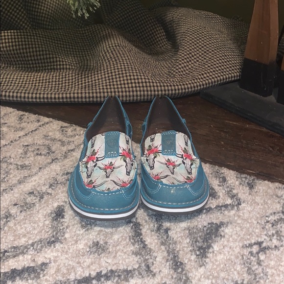 ariat cow skull shoes